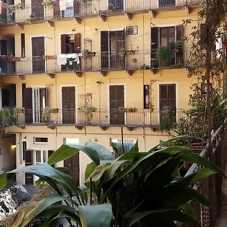 Apartment La Casa Di Ringhiera In Corso Sempione Milan