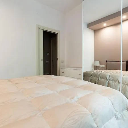 La Casa Di Ringhiera In Corso Sempione Apartment *