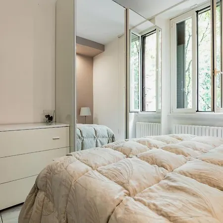 La Casa Di Ringhiera In Corso Sempione *