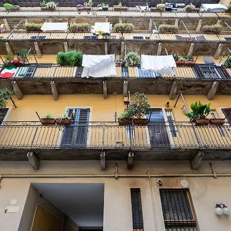 Apartment La Casa Di Ringhiera In Corso Sempione Milan