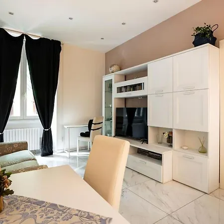 Apartment La Casa Di Ringhiera In Corso Sempione