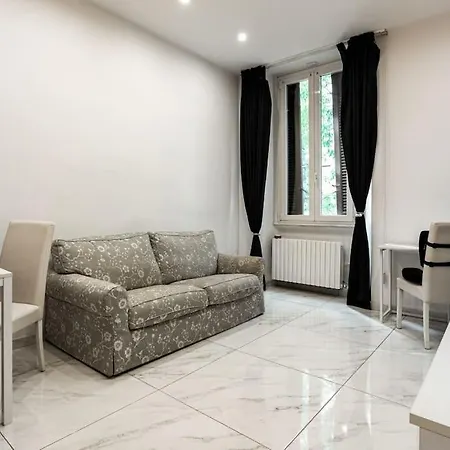 Apartment La Casa Di Ringhiera In Corso Sempione *