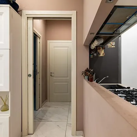 La Casa Di Ringhiera In Corso Sempione * Milan