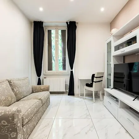 La Casa Di Ringhiera In Corso Sempione Apartment *