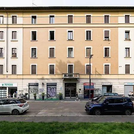 La Casa Di Ringhiera In Corso Sempione 아파트 *